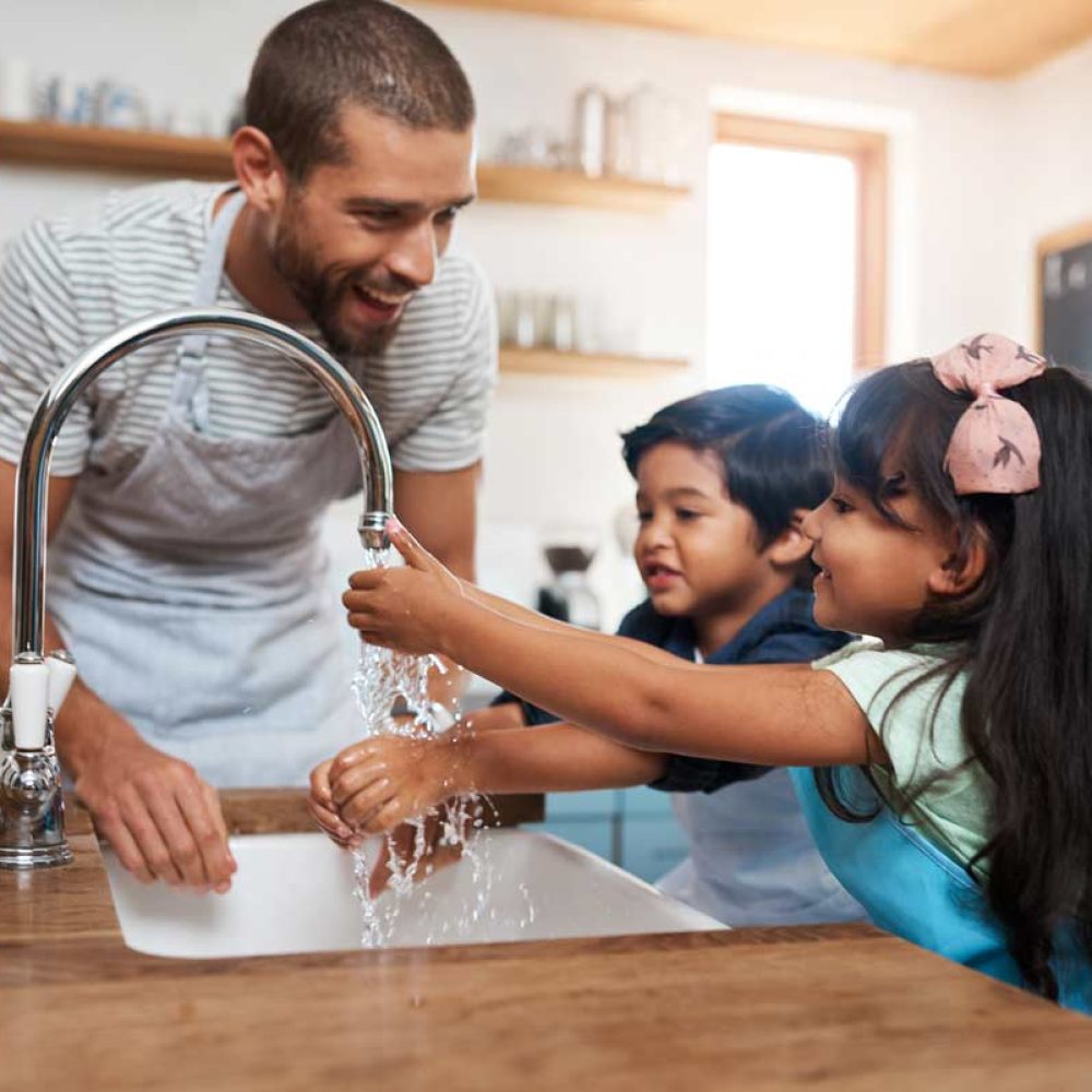 family drinking water clean